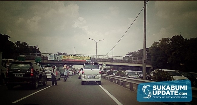 Gerbang Tol Ciganea Macet Total, Jasa Marga Buat Contra Flow