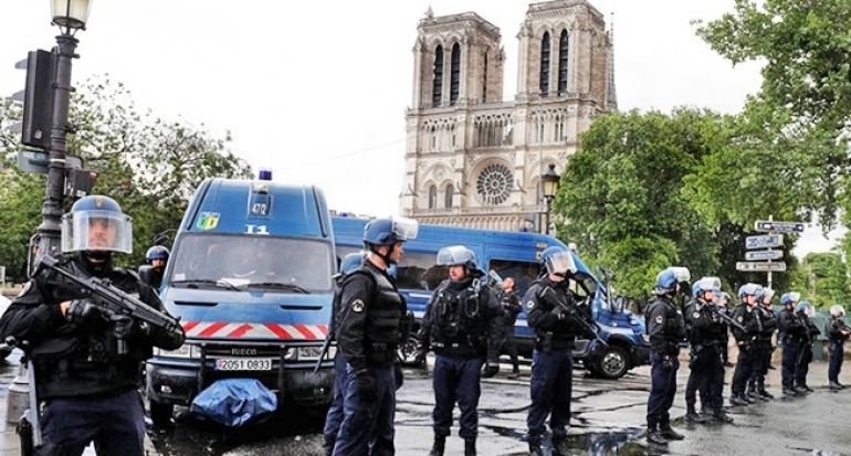 Teror di Paris, Begini Kata Pelaku Serangan Katedral Notre-Dame