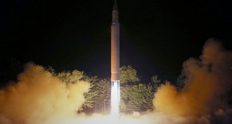Korea Utara Luncurkan Rudal ICBM Terbaru Mampu Jangkau Washington
