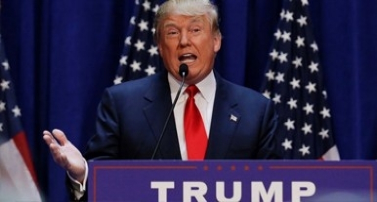 Donald Trump Pecat Penasihat Senior Ed Brookover
