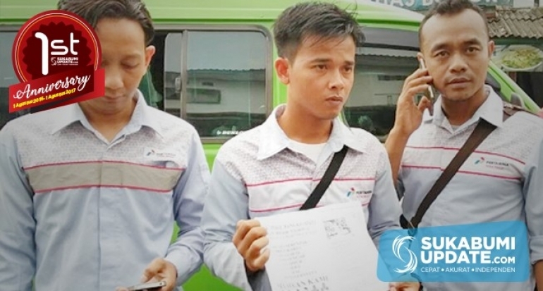 AMT Bagikan Selebaran Demo Sopir Tangki BBM-BBG di Cibadak Kabupaten Sukabumi