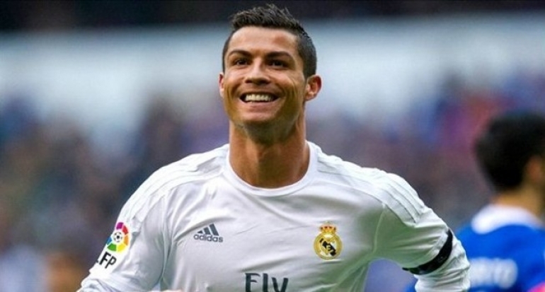 Mobil baru Ronaldo, Bugatti Chiron Custom Dengan Inisial CR7
