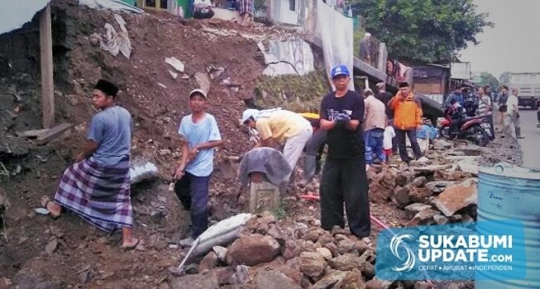 Diguyur Hujan, Ponpes di Bangkongreang Kabupaten Sukabumi Terancam Longsor 