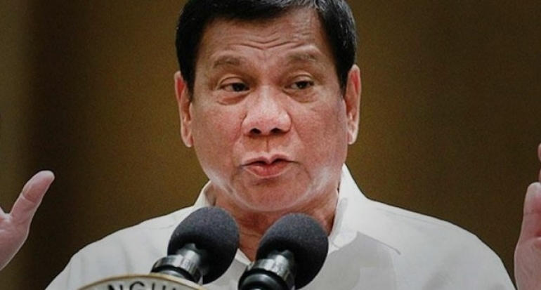 Duterte Naik Pitam, Minta Imam Katolik Telan Sabu