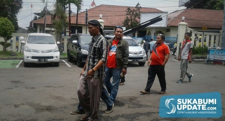 Dinilai Hina Profesi, Belasan Guru Honorer Laporkan pemilik akun Fams Photography ke Polres Sukabumi