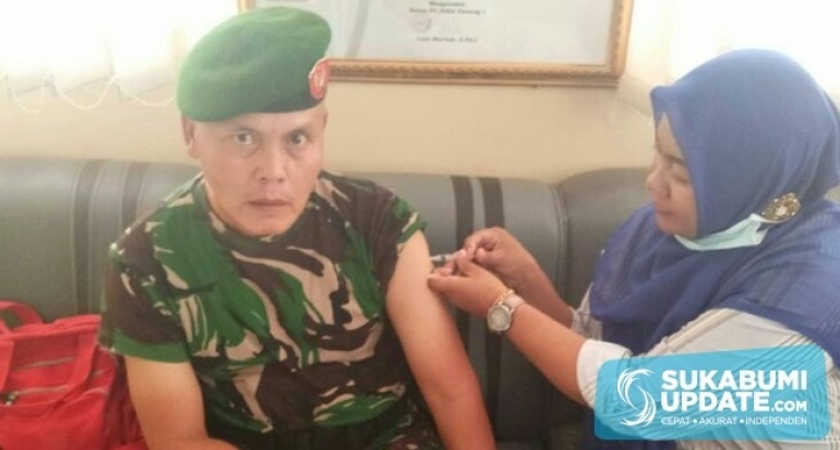 Cegah Penularan, Anggota Koramil 0713 Cicurug Disuntik Vaksin Difteri