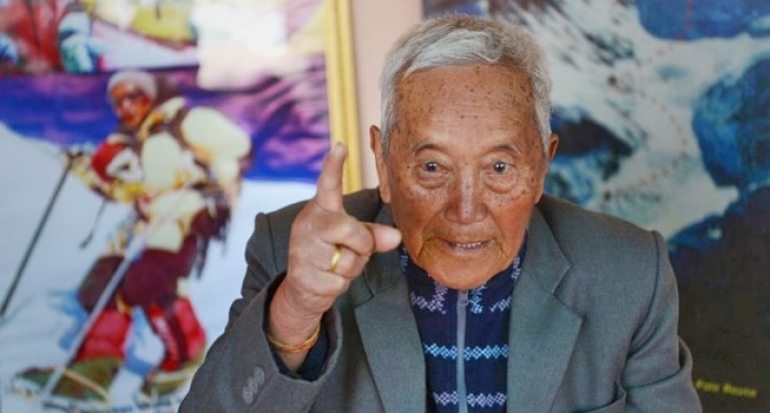 Kakek 85 Tahun Tewas, Nepal Akan Batasi Usia Pendaki Everest