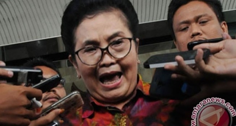 KPK Tahan Mantan Menkes Siti Fadilah