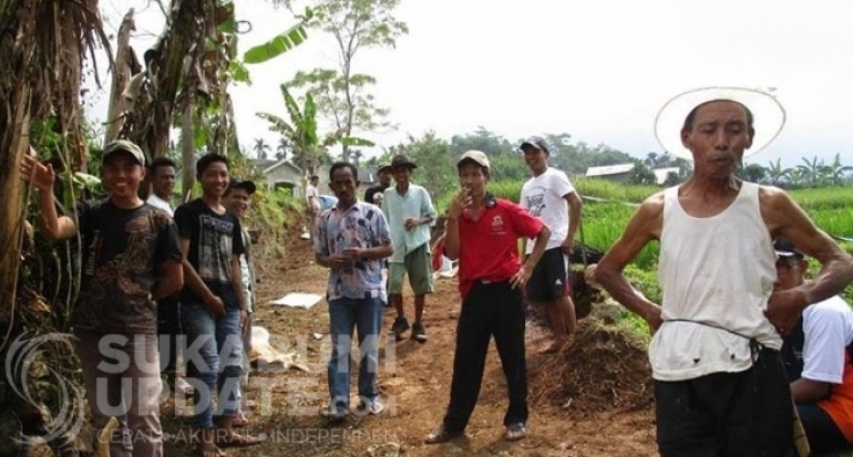Desa Jaya Bakti Kecamatan Cidahu Bergotong Royong