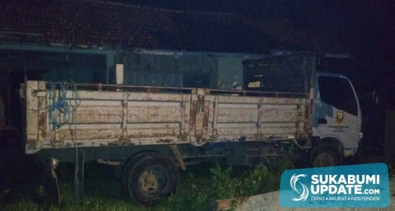 Parah Nih! Truk Inventaris Desa Cipeundeuy Kecamatan Surade Dipakai Illegal Logging