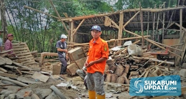 Tanah Bergerak, Rumah Warga Nyalindung Kabupaten Sukabumi Ambruk