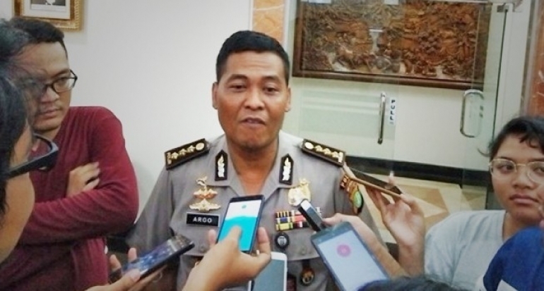 Perampokan di SPBU Daan Mogot, Ban Mobil Pecah karena Disobek