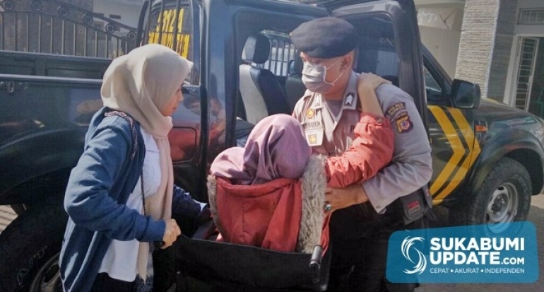 Keren, Anggota Bhabinkamtibmas Desa Bencoy Kabupaten Sukabumi Bantu Warga Lahiran