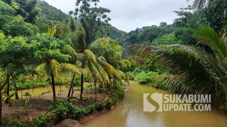 Sungai Kotor Akibat Limbah Tambang Batu, Petani di Ciemas Sukabumi Protes